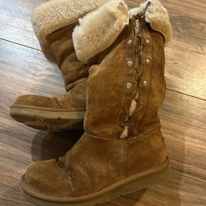 UGG Upside Shearling Cuff Sheepskin-Lined Brown Boots